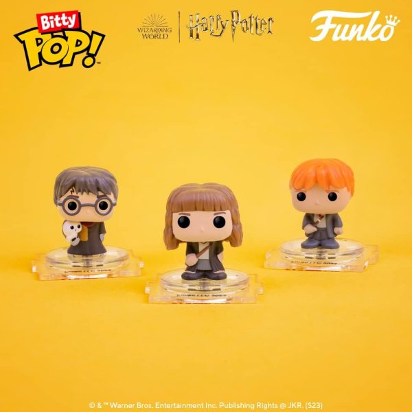 Funko Bitty POP! HP - Dumbledore. 4-Pack - Albus Dumbledore. Nearly Headless Nick. Minerva McGonagall and A Surprise Mystery Mini Figure - 0.9 Inch (2.2 Cm) - Harry Potter Collectable - Gift Idea