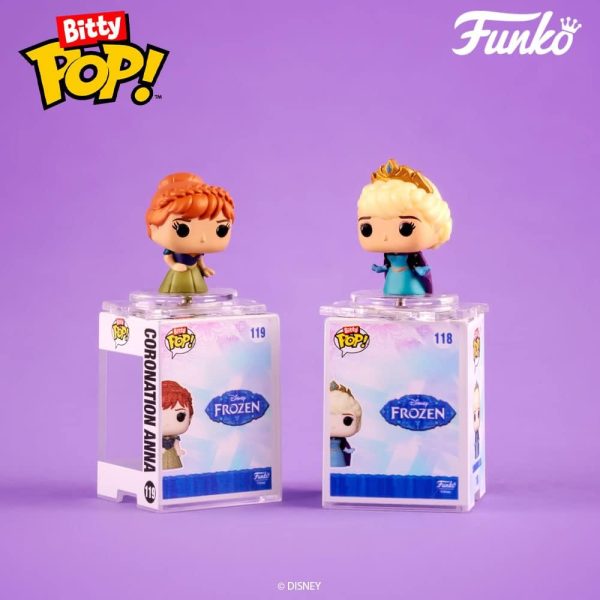 Funko Bitty Pop Disney Princesses - Cinderella. Snow White. Aurora and A Surprise Mystery Mini Figure - 0.9 Inch (2.2 Cm) Collectable - Stackable Display Shelf Included - Gift Idea